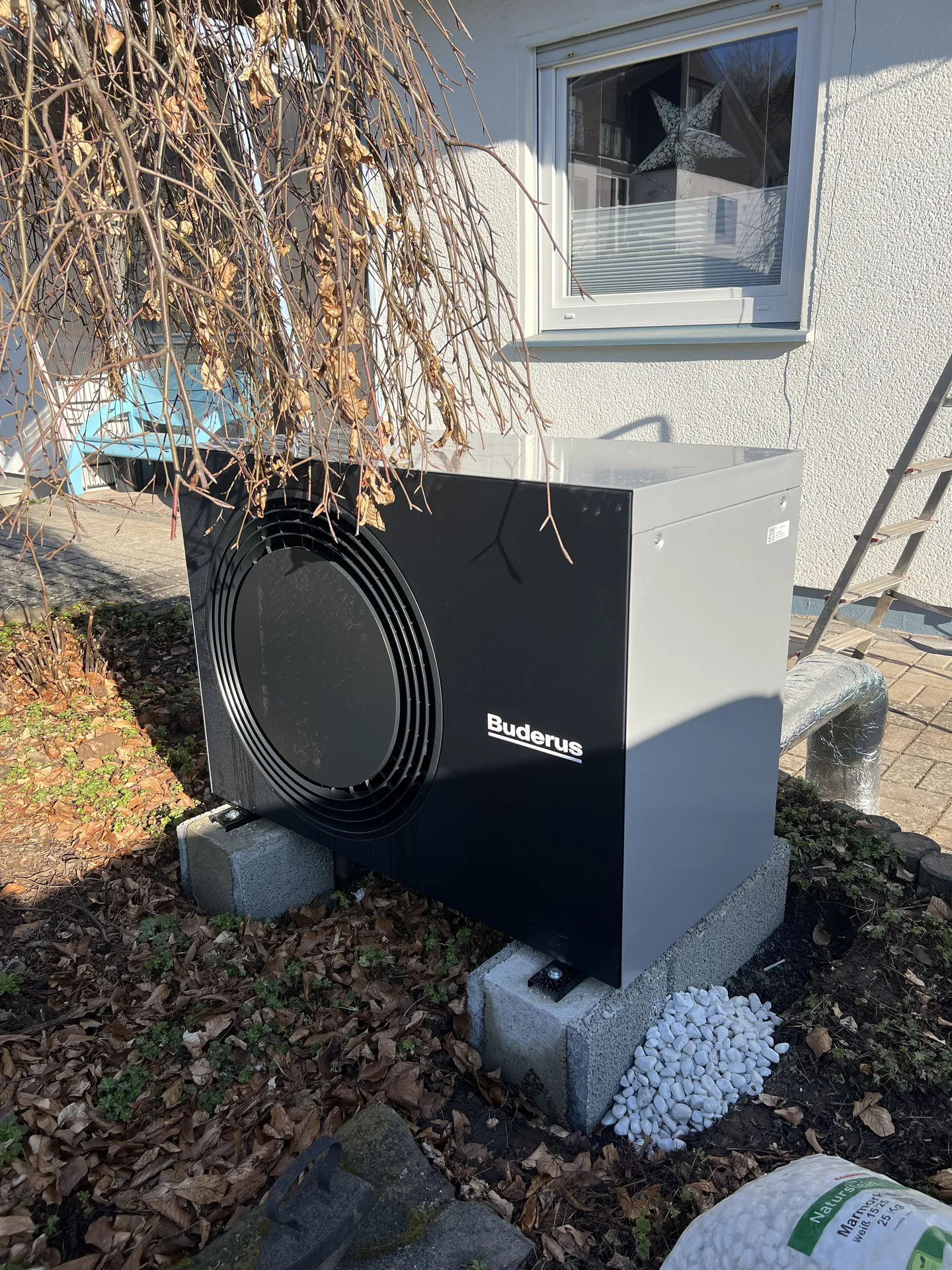 Buderus-Wärmepumpe Außeneinheit in Fulda – Thiessen Energy