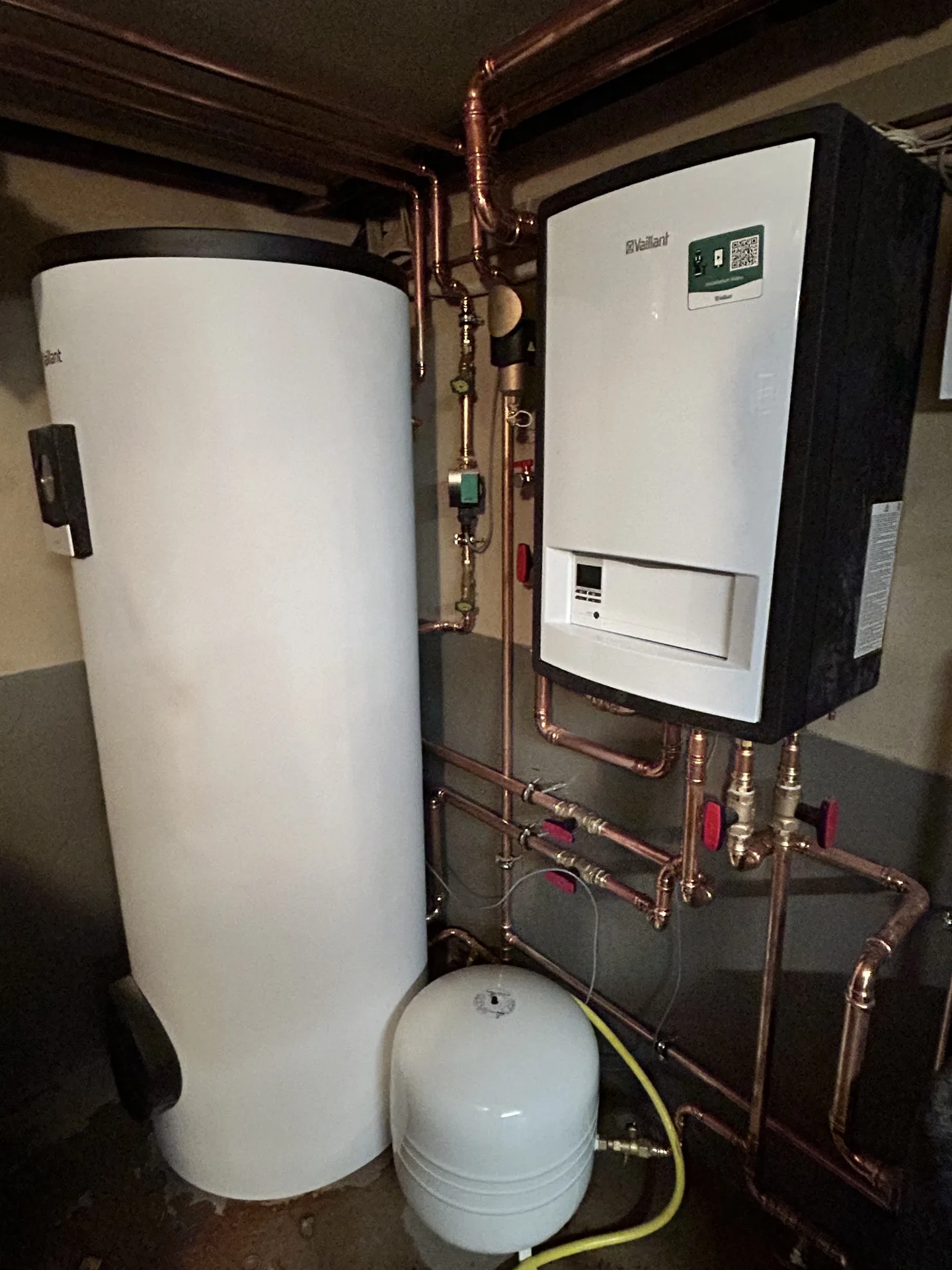 Vaillant-Wärmepumpe Außeneinheit – Thiessen Energy