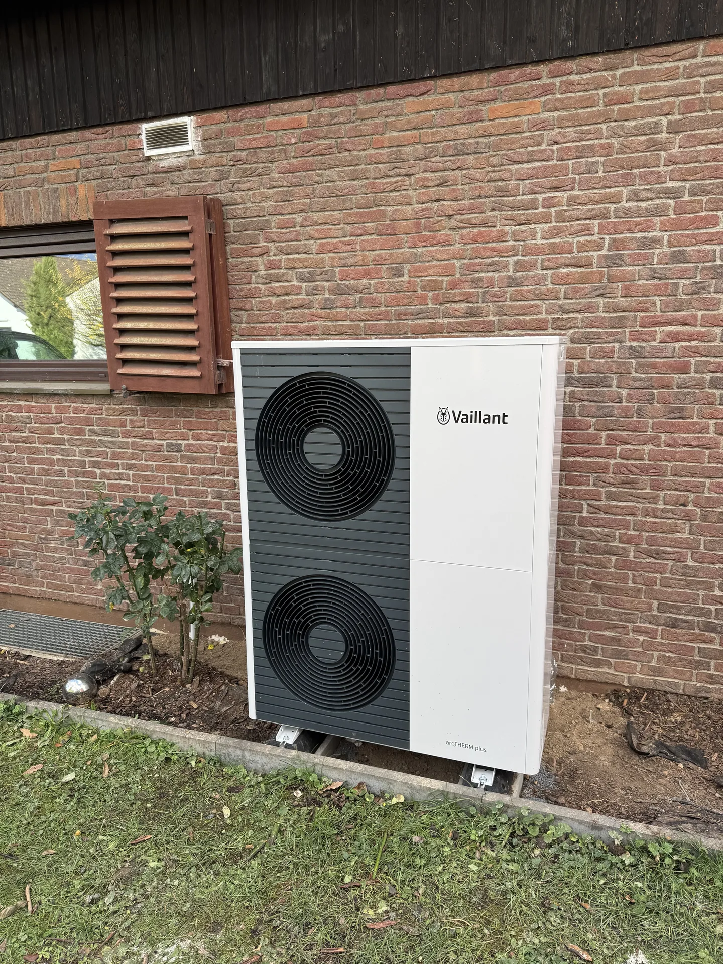 Vaillant-Wärmepumpe Außeneinheit in Fuldabrück / Hamburg – Thiessen Energy
