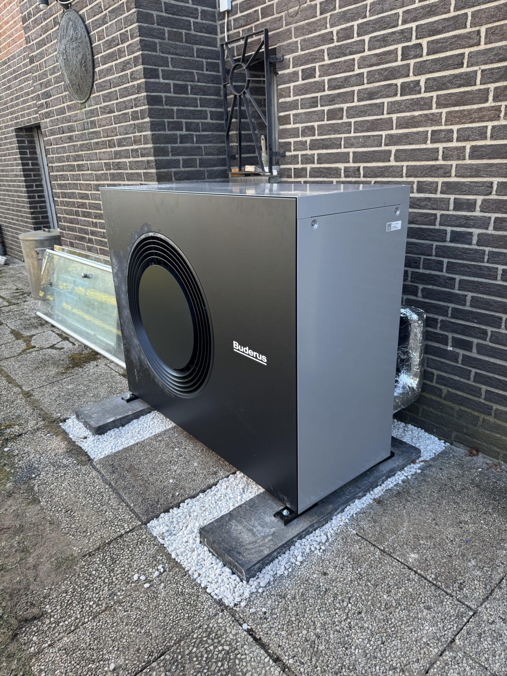 Wärmepumpe Außeneinheit – Kundenprojekt Thiessen Energy
